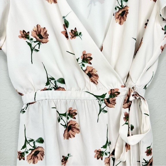 June and Hudson Foral Wrap Top - Picture 7 of 13